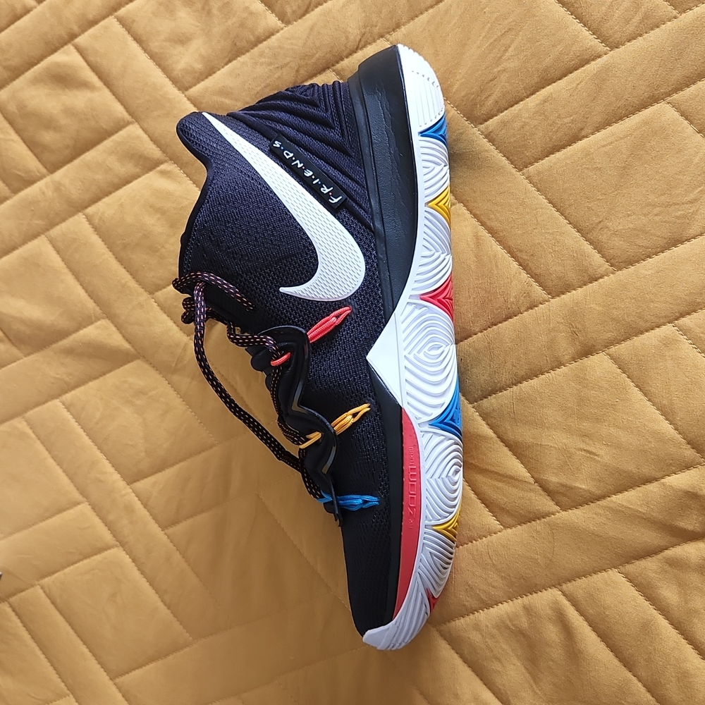 Nike Kyrie 5 "Friends" shoes